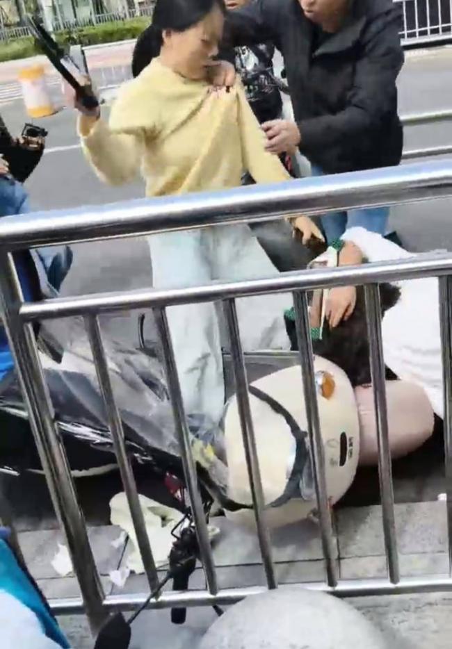 一把U型锁赔上半辈子!成都打人宝妈后续 一把U型锁赔上半辈子!成都打人宝妈后续