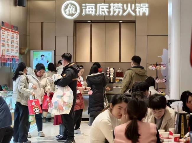 半年就从中国赚二十多亿,火锅巨头定居新加坡 半年就从中国赚二十多亿,火锅巨头定居新加坡