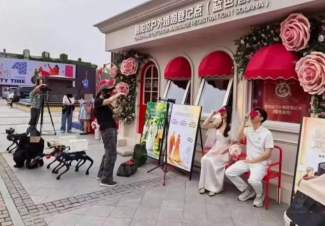 为了把年轻人送进婚姻 中国地方政府有多拼 为了把年轻人送进婚姻 中国地方政府有多拼