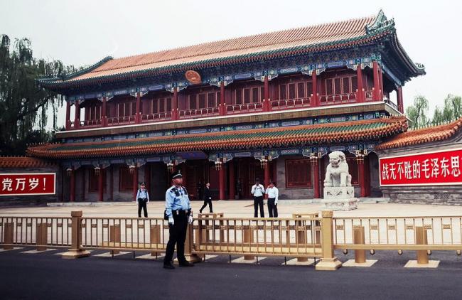 中南海风云:胡锦涛被架走后,被直接送往118厅 中南海风云:胡锦涛被架走后,被直接送往118厅