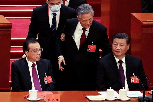 中南海风云:胡锦涛被架走后,被直接送往118厅 中南海风云:胡锦涛被架走后,被直接送往118厅