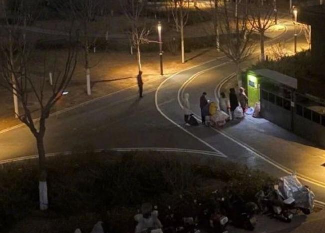北上广一线城市年轻人 流行偷偷卖废品 北上广一线城市年轻人 流行偷偷卖废品