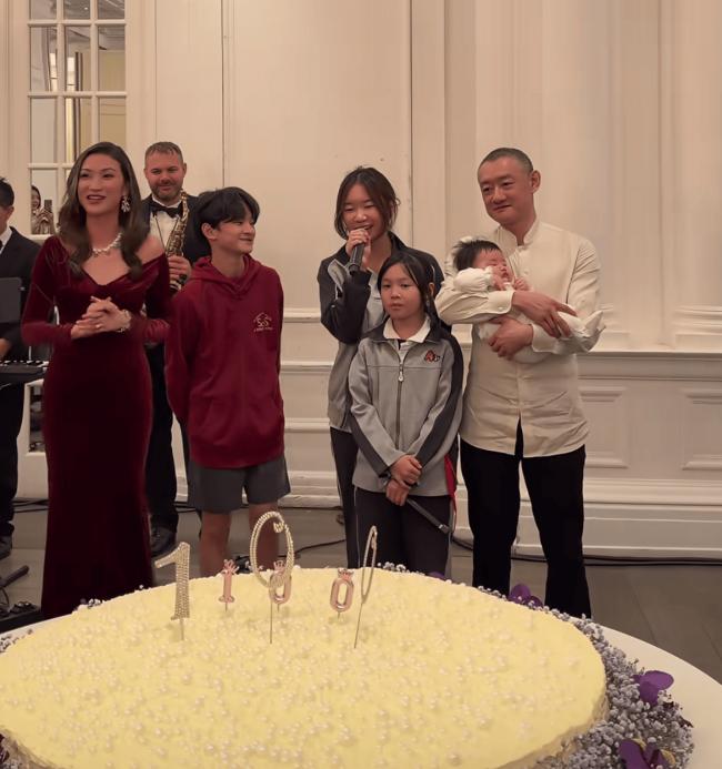 “京城四少”为女办百日宴 四个娃三个妈 大咖云集 “京城四少”为女办百日宴 四个娃三个妈 大咖云集