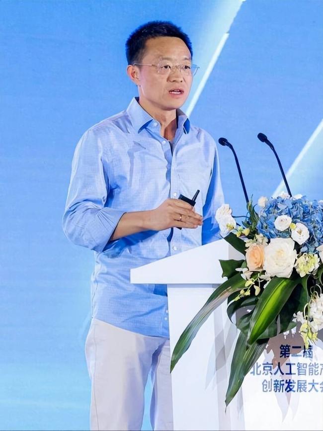49岁清华教授身价275亿!学生一个比一个牛 49岁清华教授身价275亿!学生一个比一个牛