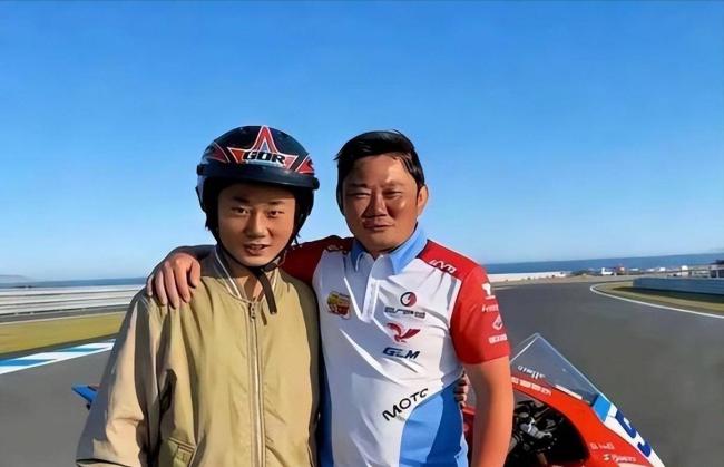 她是张雪母亲,抛夫弃子,今拿儿子博流量被拉黑 她是张雪母亲,抛夫弃子,今拿儿子博流量被拉黑