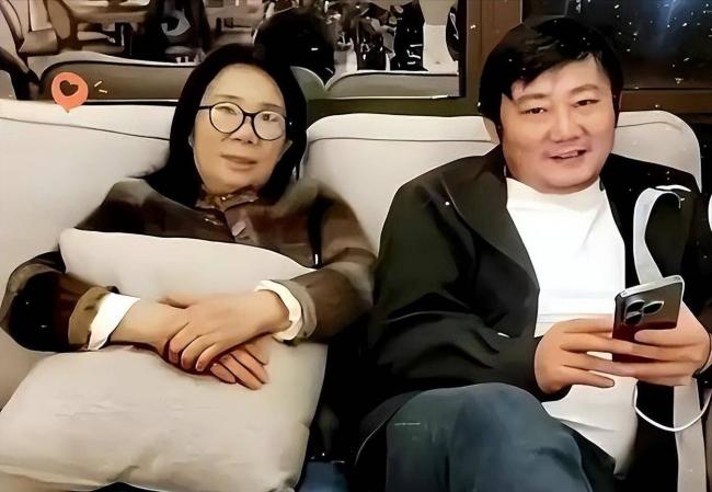 她是张雪母亲,抛夫弃子,今拿儿子博流量被拉黑 她是张雪母亲,抛夫弃子,今拿儿子博流量被拉黑